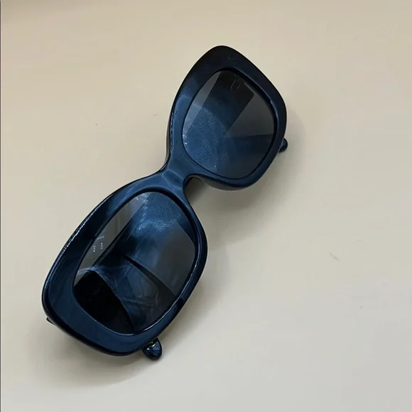Used - FENDI FS5131 RX Sunglasses - Picture 13 of 15